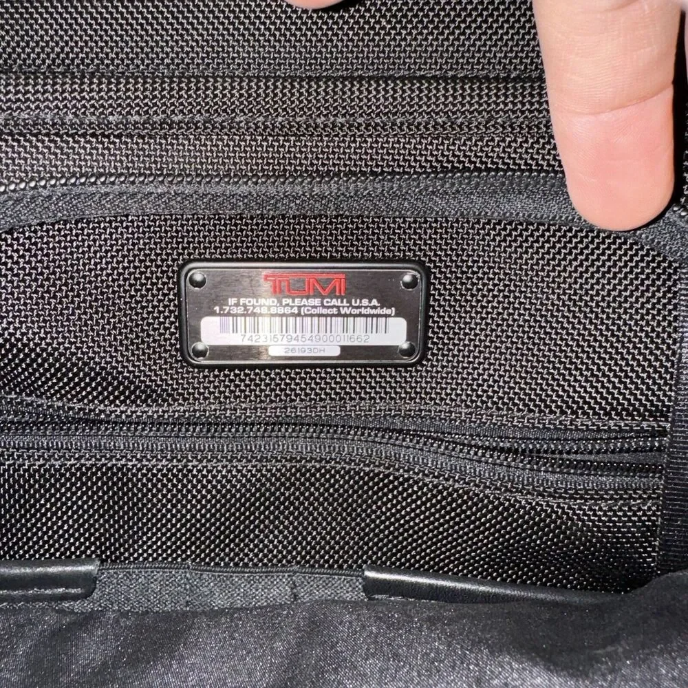 Tumi good used